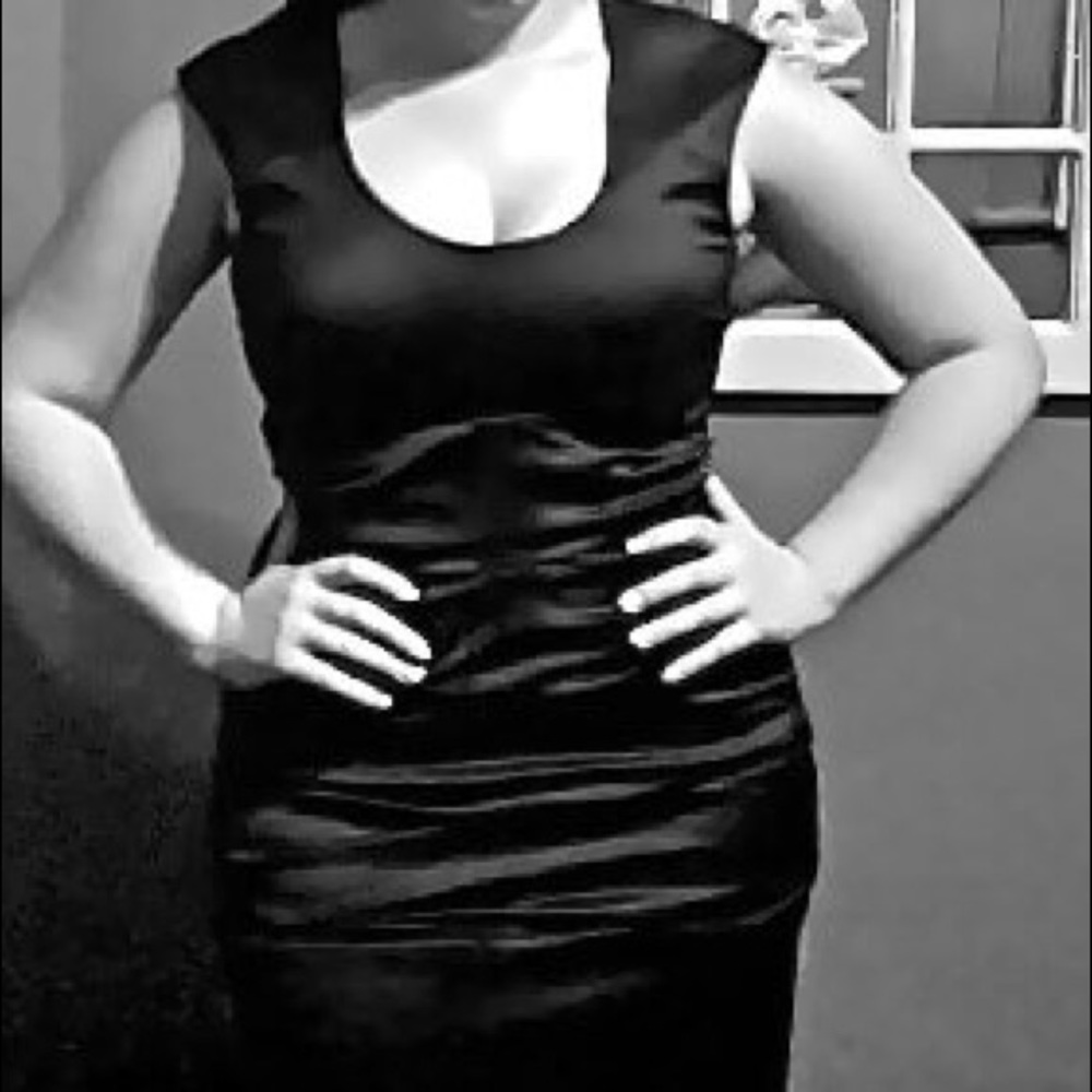 Rouched Knee Length Semi-Formal Dress